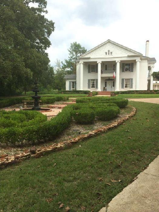 This 1930's home was built in Arp, Texas, by one of H.L. Hunt's petroleum engineers.