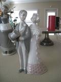Lladro Vintage Cake Topper Couple--PERFECT