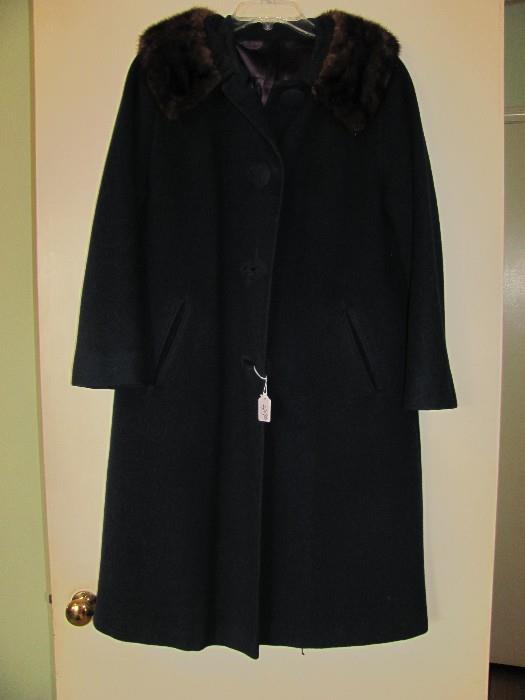 Vintage coat with fur collar