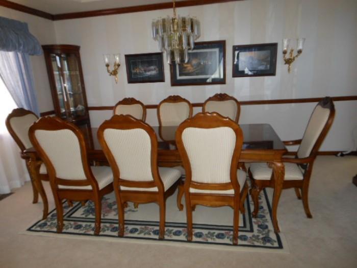 Thomasville dining table w/8 chairs and pads