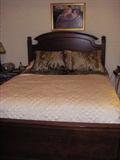 Queen size bed - great condition and modern style