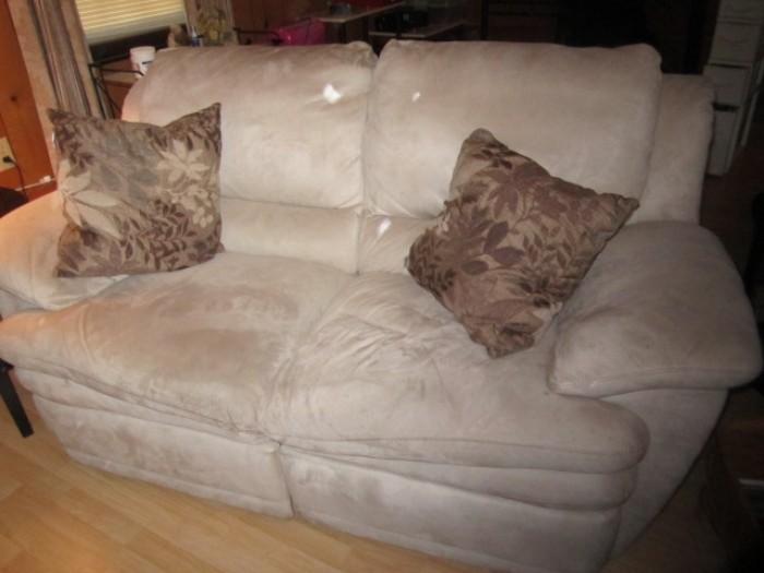 Dual reclining loveseat from American Signature