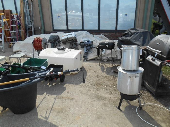 BBQ Pits - Outboard Motors, Running!