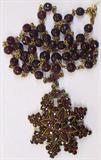 Beautiful Antique Garnet Necklace w/Pendant.