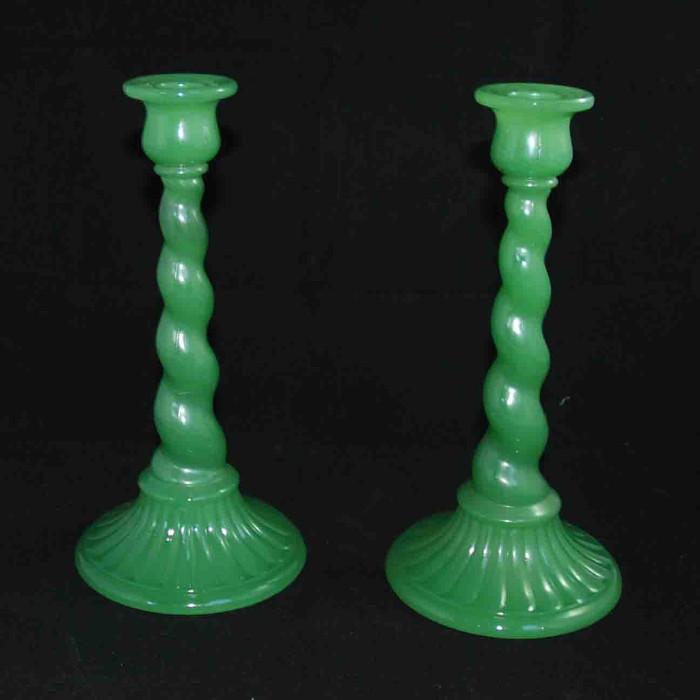 T_100A.JPG	Pair of Green Milk Glass Twisted Candlesticks
Condition: Very good- one blemish as pictured
Shipping: Yes
Size: 10"