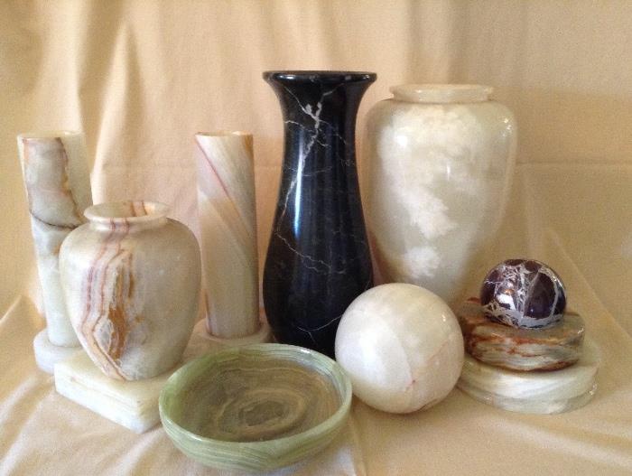 Onyx & Marble Vesels & Objects