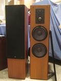 ADS 4-way speaker towers w/ 2 8" woofers, 1" and 2.5" tweeters