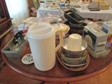 Numerous kitchen items including many new items and items in mint condition. Some retro pieces.
