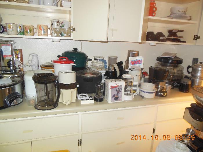 Like New - Electrical   kitchen equipment. 