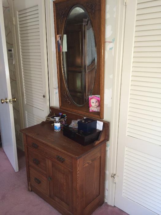 Cabinet w/matching mirror 
