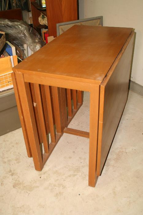Fold out table