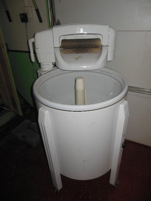 vintage wringer washing machine