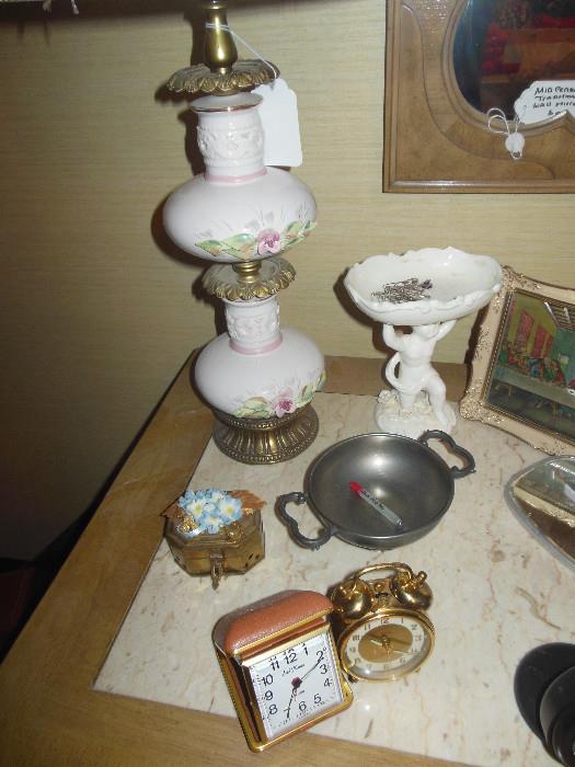 Vintage Clocks.Porcelain Roses Lamp (2)