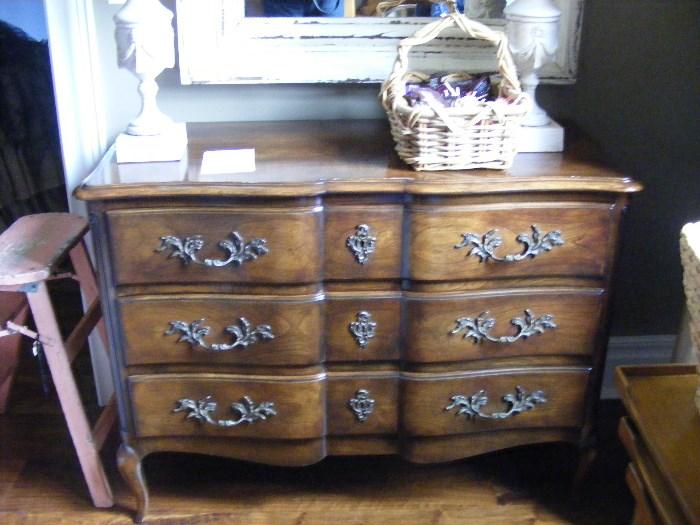 Antique Louis XV Commode/Chest(Antiques on Old Plank)