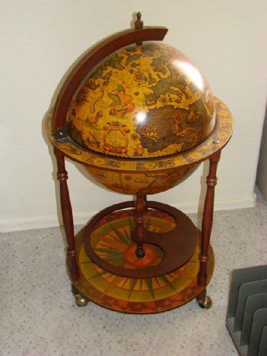 Old World Globe Bar