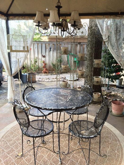 iron garden table with 4 chairs (set)