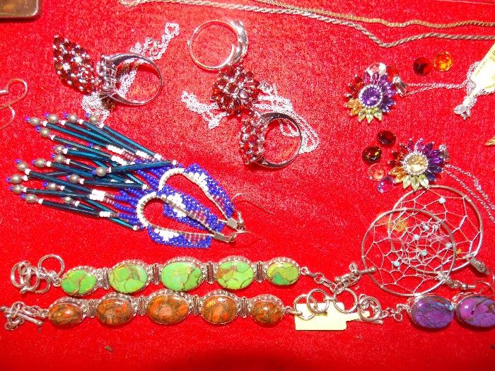 Bracelets, ring and pendants, interchangeable necklace