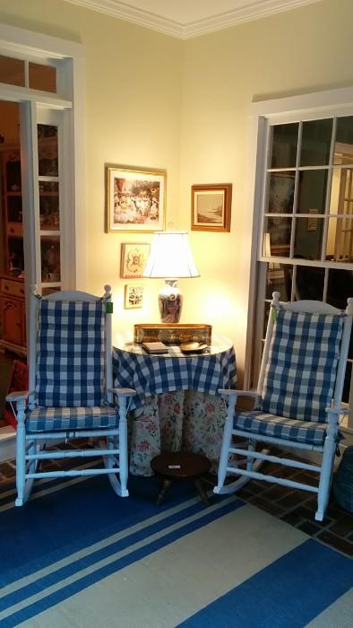 Aww, are you hungry yet? A pair of rocking chairs, stolen from the Cumming Cracker Barrel, disguised as table cloths. Note the lovely artwork, WAIT, there's more where that came from