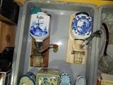 Delft coffee grinder