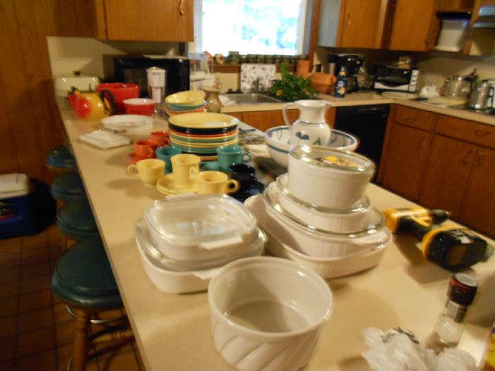 35 PIECES OF FIESTA WARE (SOME OLD, SOME NEW) CORNING WARE, BAR STOOLS, KITCHENWARE