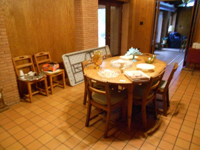 DINING TABLE W/ 8 CHAIRS