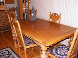 Antique Oak Dining Room Set with 6 chairs 
Matcing Sideboard in another picture