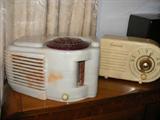 Sonora WAU-243. Made in 1939-1940.