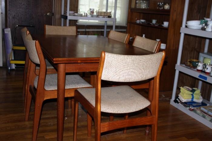 Table & 6 upholstered chairs