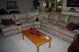 Fantastic 3pc leather sectional. Like new.