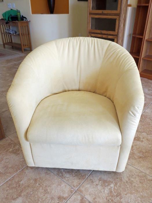 Natuzzi Barrel Swivel Chair