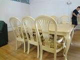 Dining Room Table & Chairs