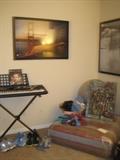 YAMAHA KEYBOARD, LARGE OTTOMAN