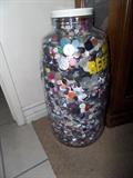 button jar