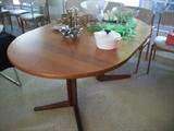 TEAK DR TABLE - 1 LEAF - 6 CHAIRS & PADS (MINT CONDITION)