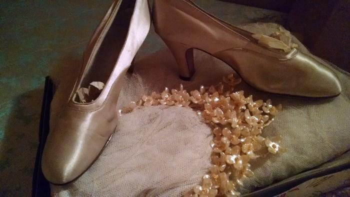 1920'S WEDDING SILK SHOES, VEIL AND ORIGINAL HEAD PIECE.....MUST SEE !!