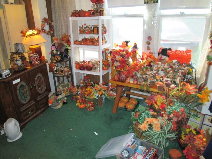Autumn decor, Halloween and Thanksgiving too.