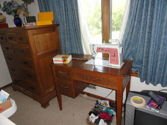 chest of drawers, sewing machine in cabinet