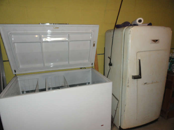 Working chest freezer, Working vintage refrigerator