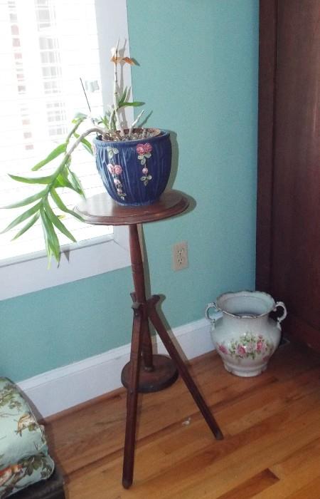 ANTIQUE PLANT STAND WITH MAJOLICA LIKE PLANTER-SPITTOON IN BACK