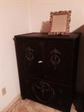 VINTAGE FRENCH CHEST OF DRAWERS