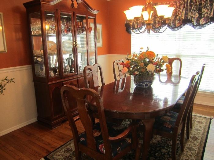 DINING ROOM SET AND AREA RUG