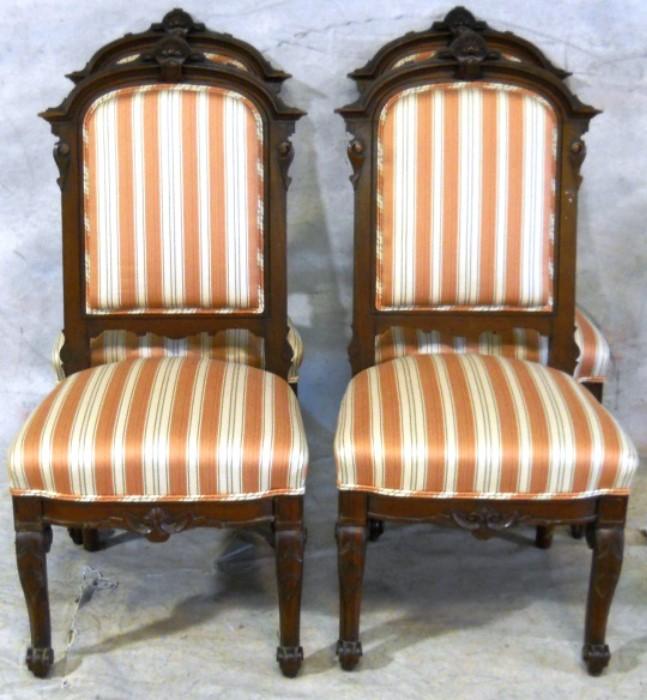 Set of 4 walnut and upholstered chairs