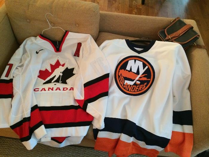 Hockey jerseys 
