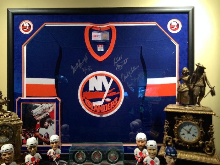 Beautifully framed jersey. Nystrom, Gilles, Smith, Bossy 