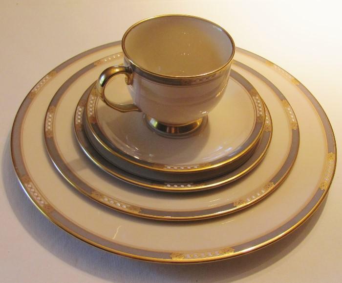 Place Setting, Lenox, McKinley. Presidential Collection. 