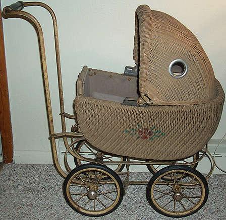Excellent wicker doll buggy w/ nice stenciling