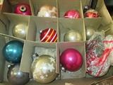 CIRCA 1950'S-1960'S MID-CENTURY CHRISTMAS BULBS
