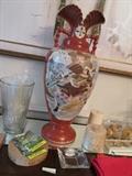 CIRCA 1900 RARE ASIAN JAPANESE PALACE URN WITH HAND PAINTED WARRIORS NO DAMAGE 