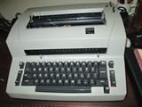 IBM CUSTOM SELECTRA TYPEWRITER WHICH WORKS 