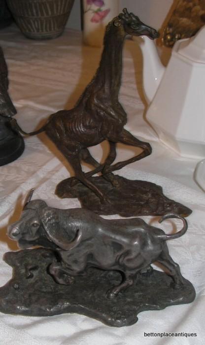 David Schaefer Bronze Giraffe and Cape buffalo, rare pieces 